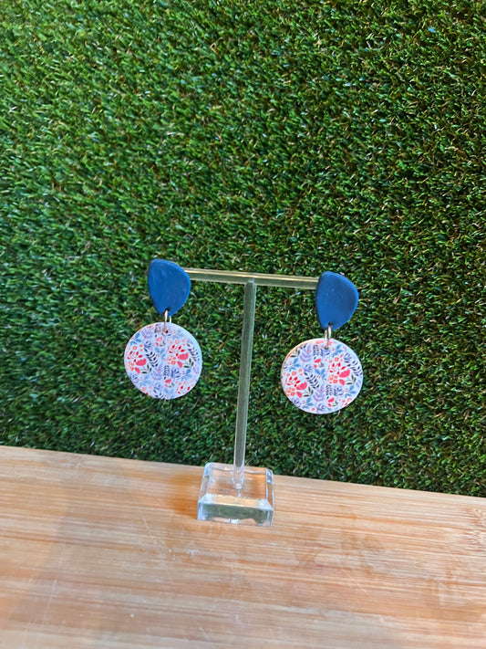 Floral Round with blue accent